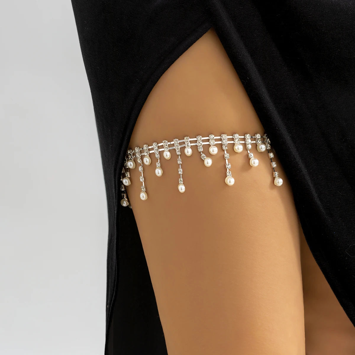 Boho Crystal Tassel Thigh Chain – Sexy Adjustable Leg Harness Jewelry for Women